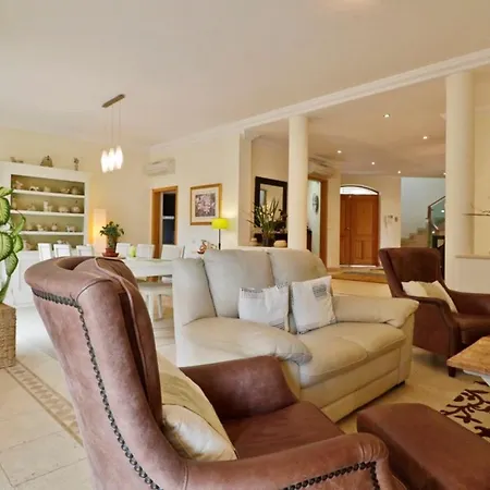 Vale Do Garrao Sleeps 8 With Pool Air Con And Wifi Vila